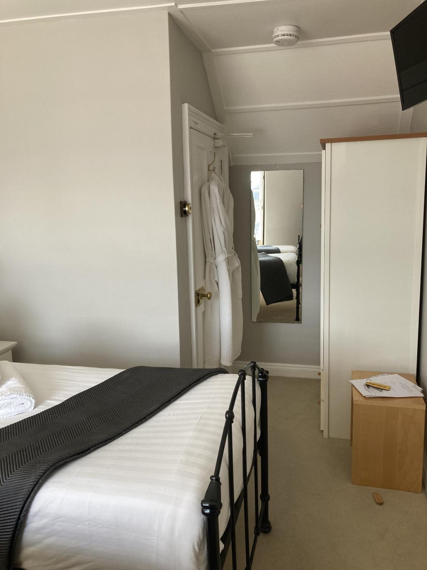 Old Temperance House 4*